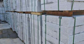 钦州芝麻白路牙石，路侧石