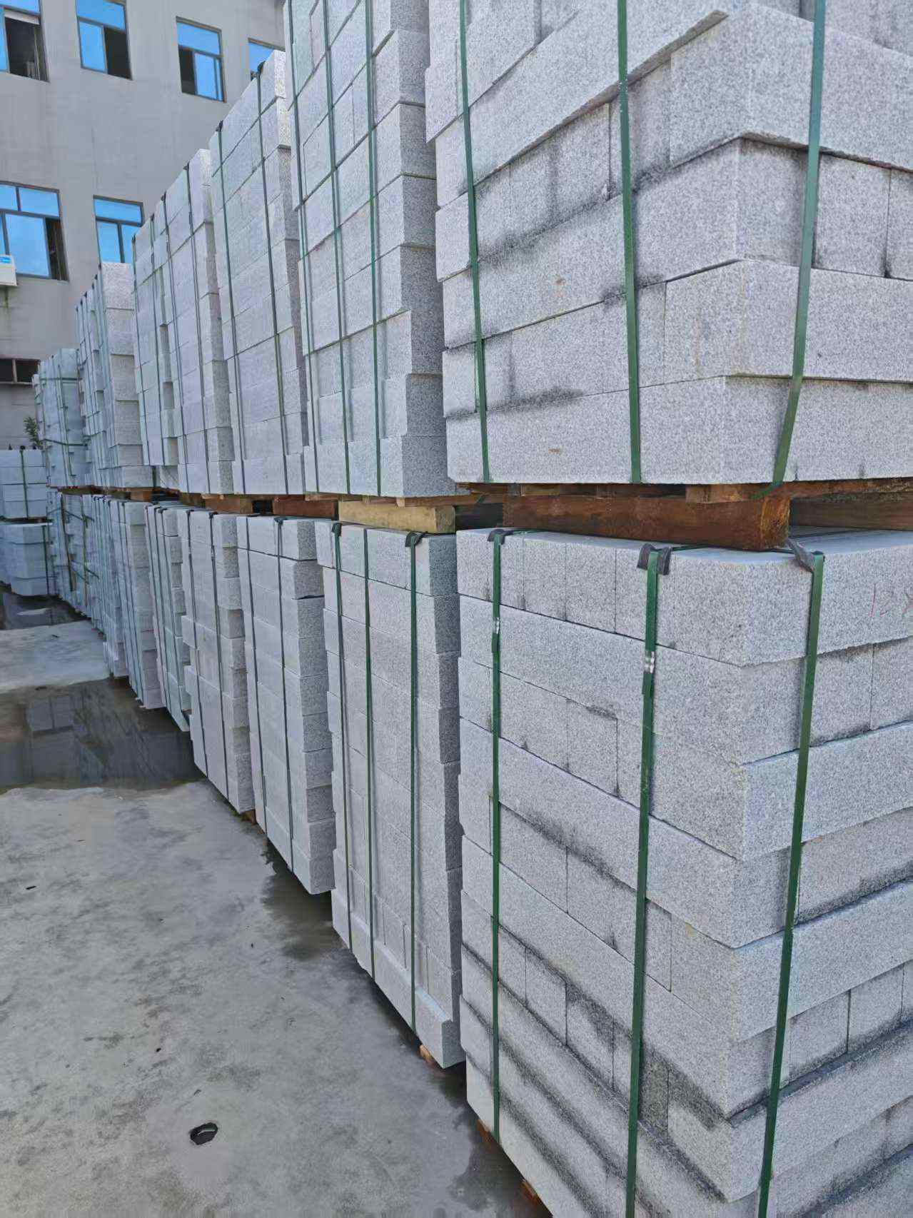 钦州芝麻白路牙石，路侧石