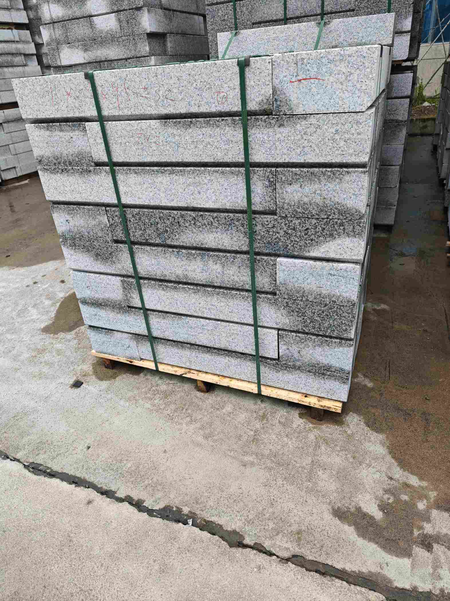 钦州芙蓉白路牙石，马路牙子